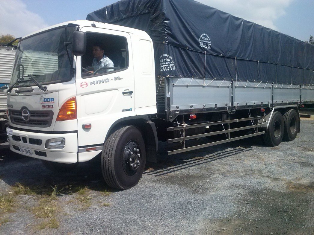 Ảnh bìa của Nguyễn Gia Hưng