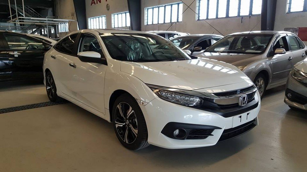 Ảnh bìa của Nguyễn Toàn