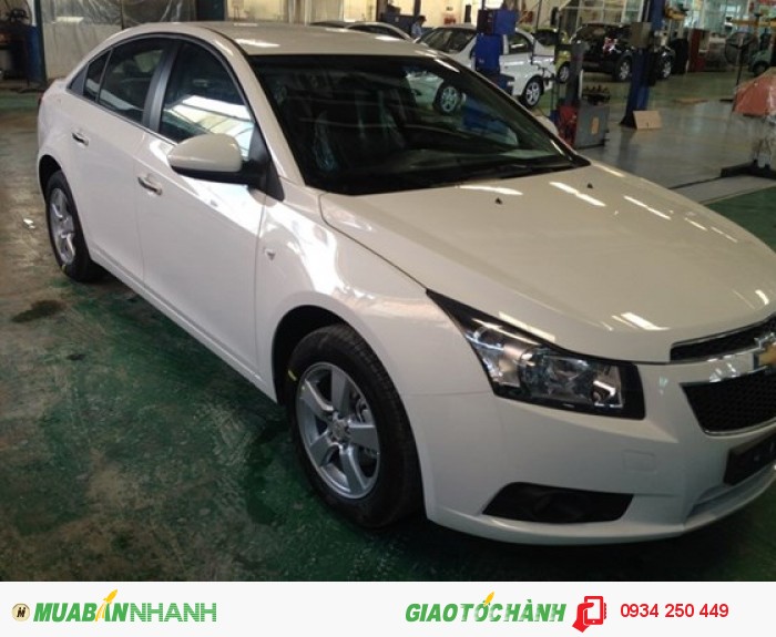 Bán xe CRUZE LS màu trắng giá rẻ nhất