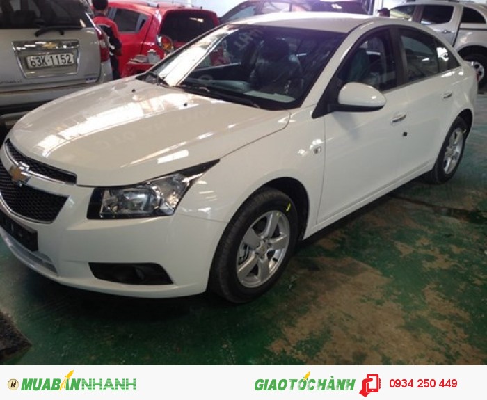 Bán xe CRUZE LS màu trắng giá rẻ nhất