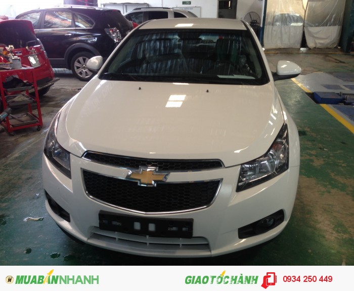 Bán xe Chevrolet CRUZE 1.8 số tự động giá rẻ nhất thị trường