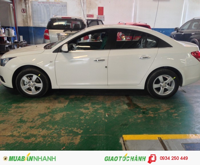 Bán xe Chevrolet CRUZE 1.8 số tự động giá rẻ nhất thị trường