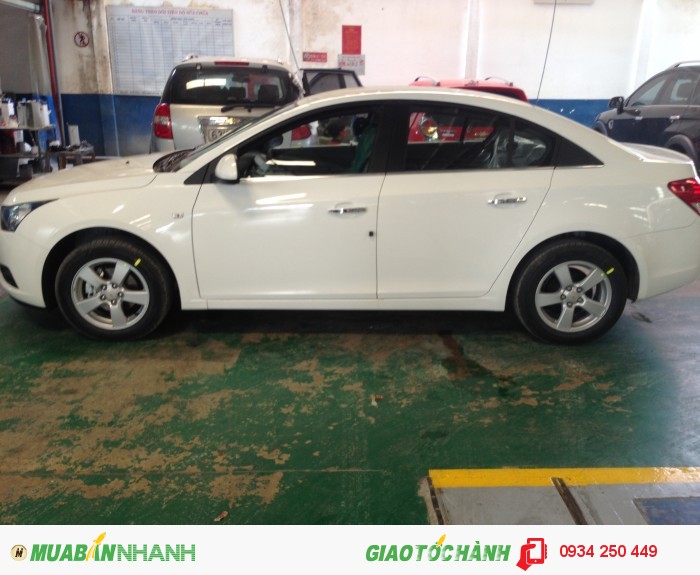 Bán xe Chevrolet CRUZE 1.8 số tự động giá rẻ nhất thị trường