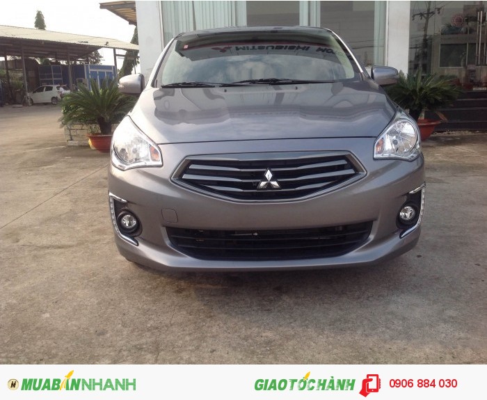 Bàn xe Mitsubishi Attrage CVT màu xám titan có bán giá trả góp mềm nhất miền Nam