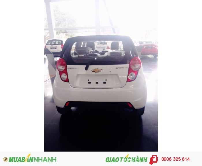 Chevrolet Spark màu trắng số sàn/ giao xe ngay