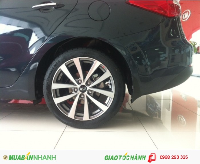 Xe Kia K3 - giảm giá tới 23 triệu đồng.