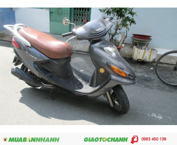 Xe Yamaha Avenue của Yamaha màu bạc, BSTP