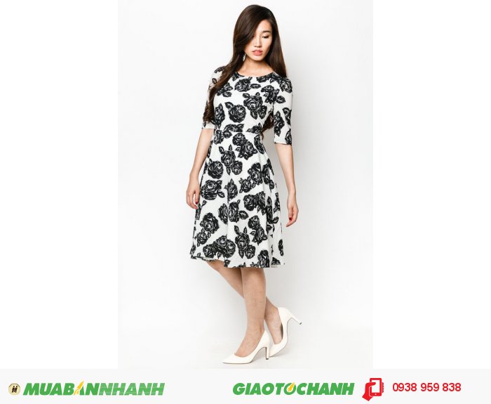 Đầm cổ tròn tay lỡ | Mã: AD228-đen| Giá 788000 Quy cách: 84-66 (+-2): chiều dài tb: 85cm - 90cm | Chất liệu: lụa cát | Size (S - M - L - XL) | Mô tả: Trở thành cô gái quý phái và cổ điển với đầm xòe in hoa hồng. Thiết kế tao nhã và nhẹ nhàng cho những buổi xuống phố cùng người thân yêu., 2