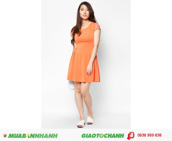 Đầm xếp li sườn phối ren| Mã: AD232-cam| Quy cách: 84-64 (+-2): chiều dài tb: 85cm - 90cm | -Chất liệu thun 4 chiều | Size (S - M - L - XL) | Mô tả: Dịu dàng và thanh lịch với đầm xòe may ren. Thiết kế phối xếp li 2 bên góp phần tăng thêm nét độc đáo cho bạn. Khóa kéo sau lưng. May phối ren sườn độc đáo.Giá: 488,000 đồng, 2