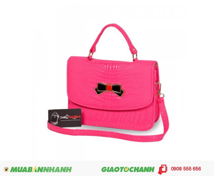 T&uacute;i x&aacute;ch nơ hộp nhỏ WNTXV0815002| Gi&aacute;: 154,000 đồng |Chất liệu: Simili v&acirc;n da c&aacute; sấu | M&agrave;u sắc: Hồng | Kiểu quai: Quai đeo ch&eacute;o v&agrave; quai x&aacute;ch | Trọng lượng: 400g | K&iacute;ch thước: 24x17x7cm, 1