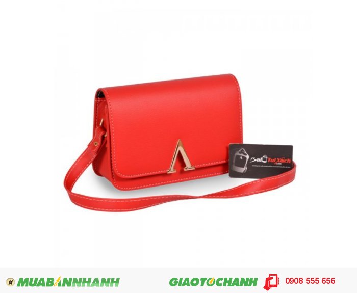 Túi đeo chéo TUTDC0815002 | Giá: 132,000 đ | Loại: Túi xách | Chất liệu: Simili (Giả da) | Màu sắc: đỏ | Kiểu quai: Quai đeo chéo |Trọng lượng: 350 g | Kích thước: 20x14x6cm |Họa tiết: Trơn | Đặc điểm nổi bật: Thiết kế kiểu bề mặt khóa chữ V sang trọng | Trọng lượng: 350 g | Mô tả: Chất liệu simili dày dặn, chống thấm nước, dễ lau chùi. Bạn có thể sử dụng sản phẩm khi đi mưa mà không lo ướt sách vở nhưng hãy nhớ lau khô sản phẩm sau khi đi mưa để giữ sản phẩm thật bề lâu nhé. , 3