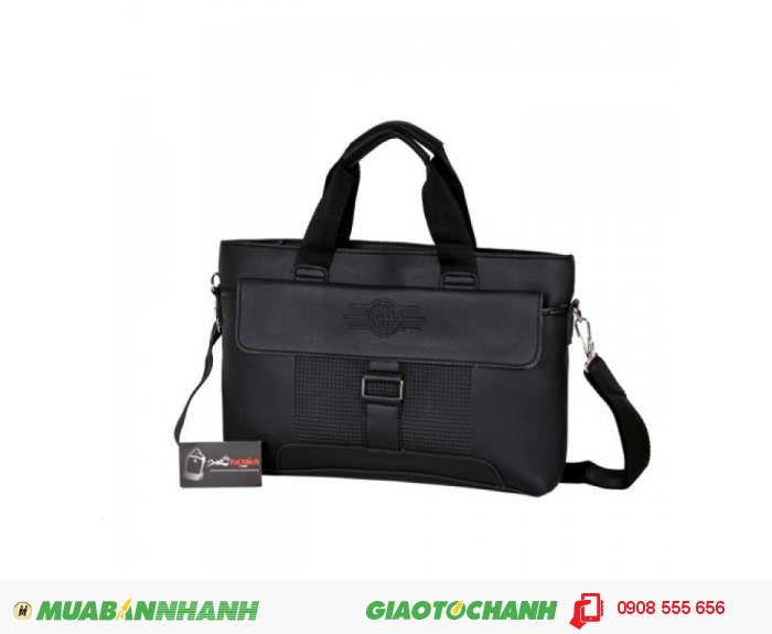 Cặp đeo chéo MCTDC0715002 | Giá: 230,000 đồng | Chất liệu: Da giả simili | Màu sắc: đen | Kiểu quai: Quai đeo chéo | Trọng lượng 700 g | Kích thước: 40x29x5 cm | Mô tả: Với chất liệu bền và thiết kế đẹp mắt, cặp đeo chéo sẽ khiến cho bạn cảm thất tự tin mỗi khi đi ra ngoài. Phần quai có thể điều chỉnh tùy theo ý thích của bạn. Hơn thế nữa, với sản phẩm này bạn có thể sử dụng khi đi làm, đi học hay đi chơi. Khi đi làm, chiếc cặp này làm bạn trở nên lịch lãm hơn bao giờ hết. , 2