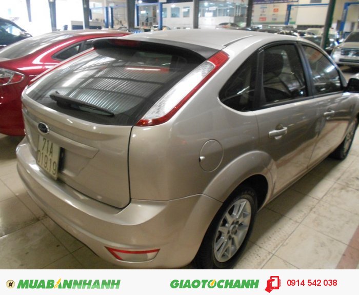 Bán Ford Focus 1.8 AT 05 cửa sx 2010 ghi vàng