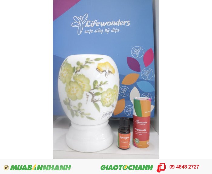 Sản phẩm dành cho người thích thư pháp và cái đẹp. Đèn xông tinh dầu vẽ tay 100% từ tâm huyết của những người thợ thủ công Bát Tràng. Giá bán: Bộ vừa 399.000 đ, 4