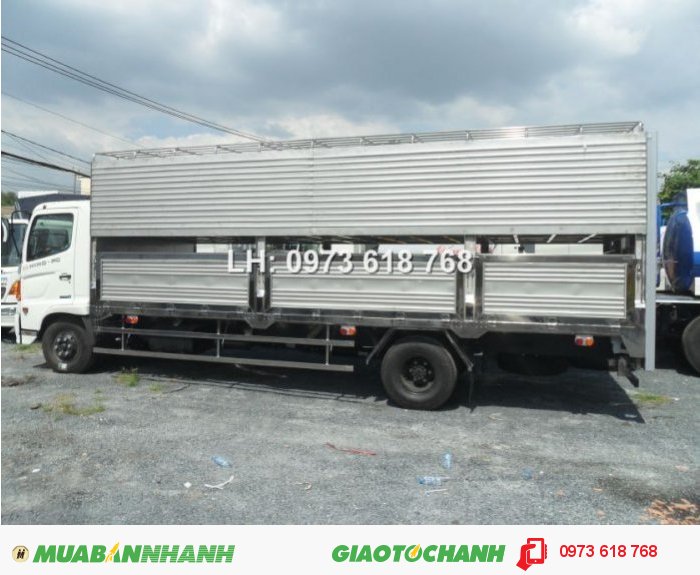 Xe tải Hino 8 tấn chở heo, xe chở heo 9 tấn