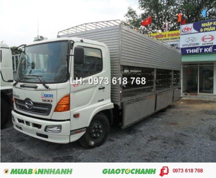 Hino FG thùng chở heo có bửng nâng hạ 8 TẤN