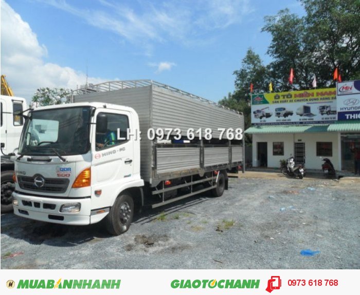 Hino FG thùng chở heo có bửng nâng hạ 8 TẤN