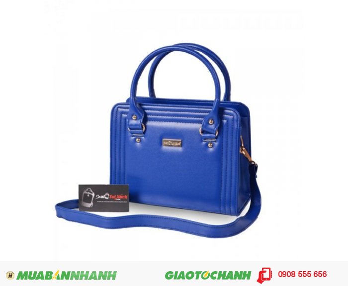 Túi xách dằn chỉ BLTXV1014001 | Giá: 193,600 đồng | Loại: Túi xách | Chất liệu: Simili (Giả da) | Màu sắc: xanh dương | Kiểu quai: Quai xách |Họa tiết: Trơn | Trọng lượng: 500g | Kích thước: 25x19x11 cm | Mô tả: Túi xách được làm từ chất liệu silimi cao cấp đảm bảo độ bền và đẹp. Sản phẩm được thiết kế với nhiều màu sắc: Xanh, Nâu, Đen, Vàng cho bạn nữ tha hồ lựa chọn một chiếc túi phù hợp với phong cách riêng của mình. Đường chỉ may nổi ba vòng bao quanh bên ngoài vô cùng bắt mắt, vừa đảm đảo độ bề vừa mang tính thời trang. Kiểu dáng đơn giản nhưng rất thời trang, phù hợp cho những cô nàng văn phòng, đi dự tiệc hay đi dạo phố. Túi xách dằn chỉ thời trang cho bạn gái là một sự lựa chọn đáng tin cậy phù hợp với nhiều độ tuổi khác nhau mà vẫn thật thời trang., 3