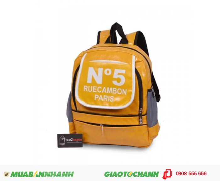 Ba lô N05 Ruecambon Paris MNBLT0715001 | Giá: 112.000 đồng | Loại: Ba lô | Chất liệu: Simili (Giả da) | Màu sắc: Vàng | Trọng lượng: 520 g | Kích thước: 28x35x6 cm | Kiểu quai: Quai đeo ba lô | Họa tiết: Hình chữ | Mô tả: Ba lô N05 Ruecambon Paris dáng phồng tròn thể hiện sự tự tin và năng động. Quai đeo chắc chắn với những đường may tỉ mỉ khiến bạn hoàn toàn yên tâm vui chơi, chạy nhảy ngoài trời. Bạn có thể lựa chọn cho mình sản phẩm theo phong cách riêng của mình. Họa tiết hình chữ N05 Ruecambon Paris màu trắng nổi bật trên nền vàng thêm cá tính cho người dùng., 3