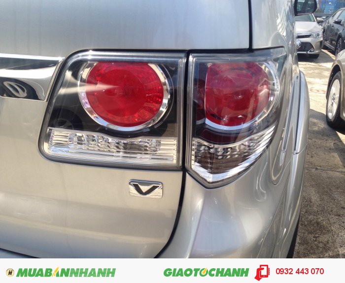 Toyota Fortuner V 4x2AT 2016 giao ngay