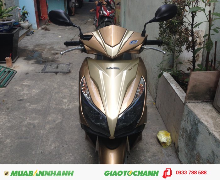 Honda Air Blade Fi 125 phiên bản cao cấp 3D Vàng đồng,xe đẹp 98%,BSTP chính chủ