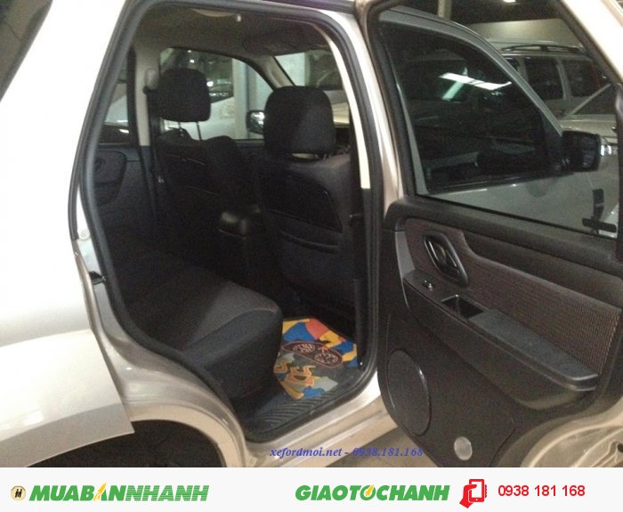 Ford Escape 2.3L XLS 2011 màu ghi vàng