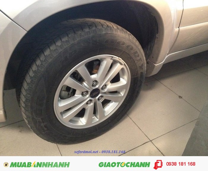 Ford Escape 2.3L XLS 2011 màu ghi vàng