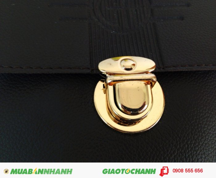 Túi đeo chéo nam giả da | Điểm nhấn ở nắp khóa vàng đồng giúp chiếc túi thời trang và đẹp hơn