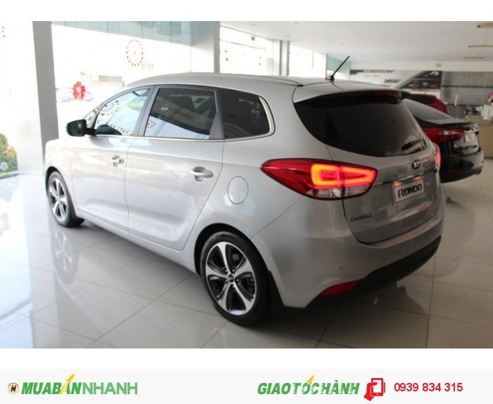 Kia Rondo, cảm biến sau, camera lùi, 2 túi khí, hệ thống ABS, EBD,.
