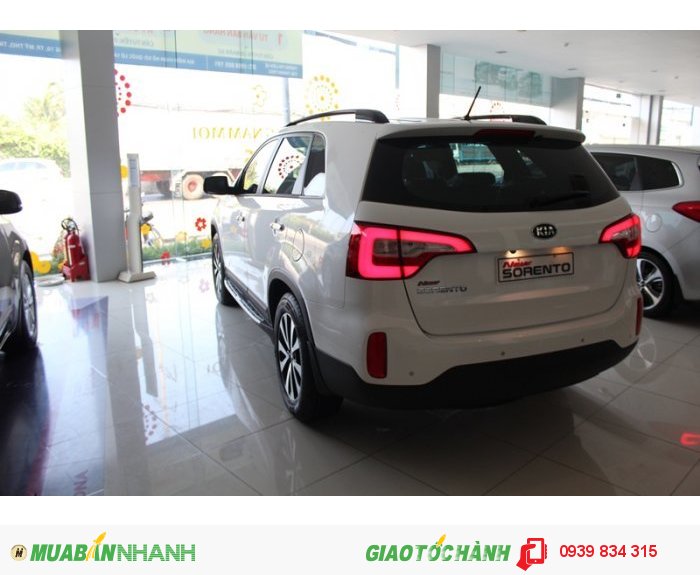 Kia Sorento thuộc dòng MPV 7 chỗ cỡ trung.