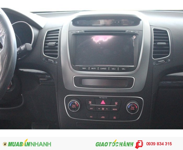 Kia Sorento thuộc dòng MPV 7 chỗ cỡ trung.
