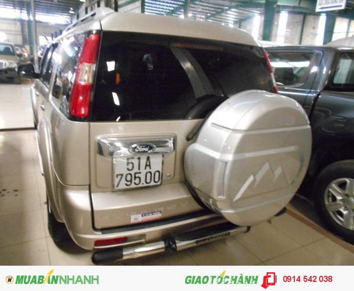 Bán Ford Everest 4x2 MT sx 2011 ghi vàng bstp