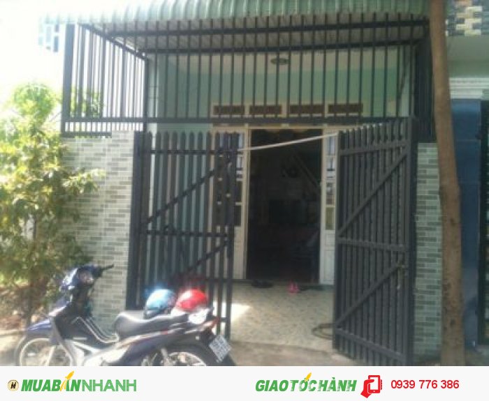 Nhà mặt tiền khu dân cư tổ 3a, quận ninh kiều Dt: 4 x 13 Nhà 1 phòng ngủ, 1 phòng khách, bếp, tollet Nhà  góc 2 mặt tiền Lộ trước nhà 6m phía sau 3m Có hành lang trước, có cửa hậu, thoáng mát sạch sẽ Giá bán: 680tr( thương lượng)