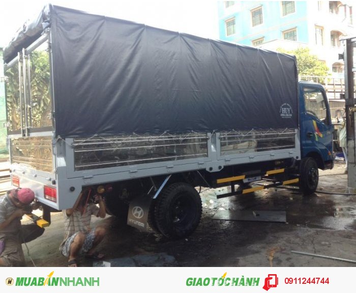 Xe HYUNDAI 2t4 2400kg vào thành phố