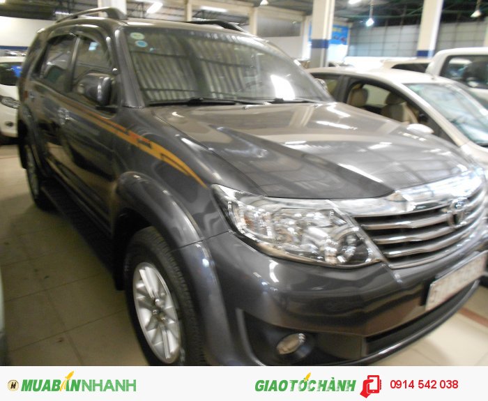 Bán Toyata Fortuner sx 2012 màu ghi xám máy xăng