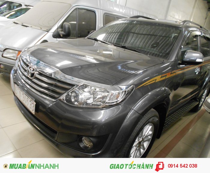 Bán Toyata Fortuner sx 2012 màu ghi xám máy xăng