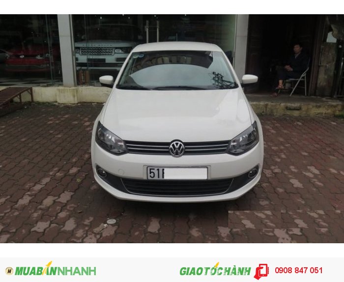 Bán Xe Volkswagen Polo Sedan 2013 AT Cũ màu Trắng.