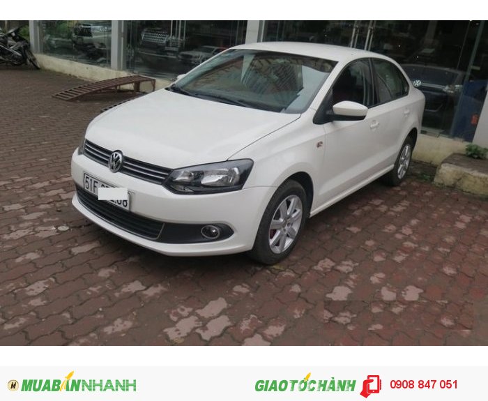 Bán Xe Volkswagen Polo Sedan 2013 AT Cũ màu Trắng.