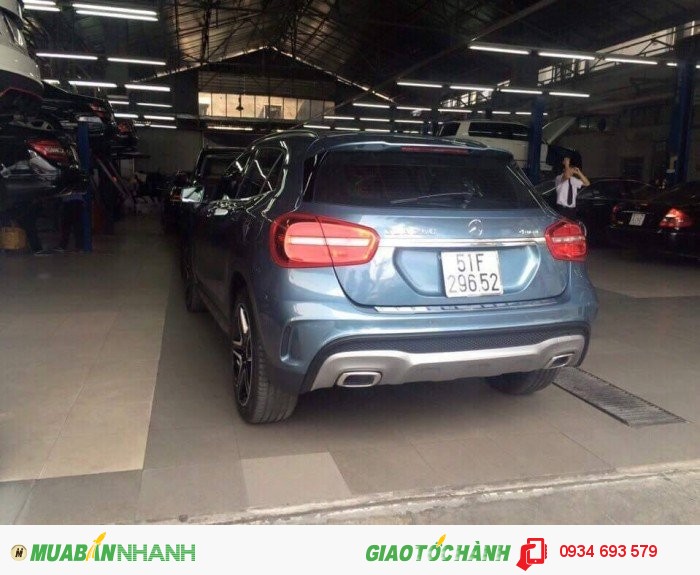 GLA 1,6 tỷ màu xanh