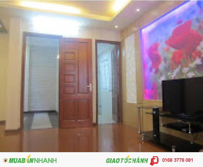 Nhà Đê La Thành, vị trí đẹp 35m2, giá 4.8 tỷ.