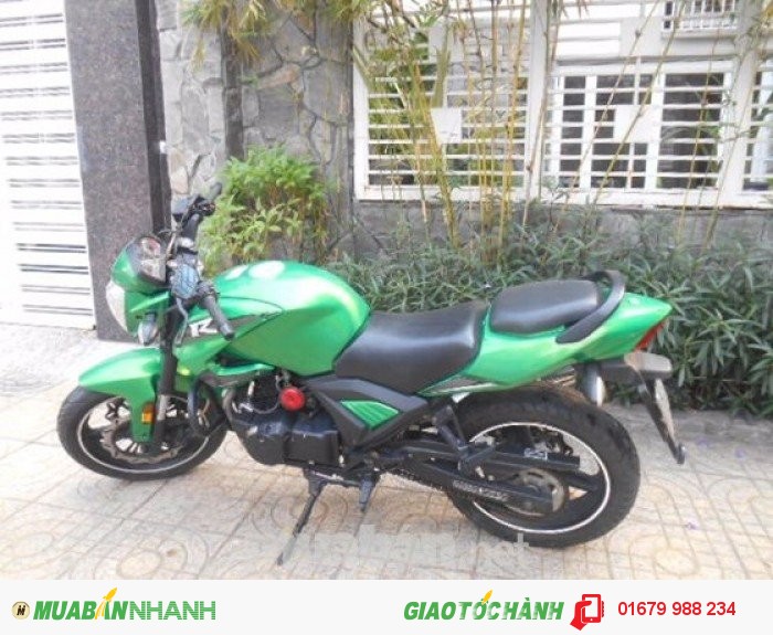 Moto Rebel. CBR .125c,hãng: USA . loại 2 máy, 3 đĩa. xe màu xanh phối đen ,mua thùng 2012 . xe mới 99,9%mới chạy 6000km ,