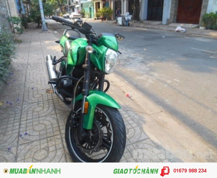 Moto Rebel. CBR .125c,hãng: USA . loại 2 máy, 3 đĩa. xe màu xanh phối đen ,mua thùng 2012 . xe mới 99,9%mới chạy 6000km ,