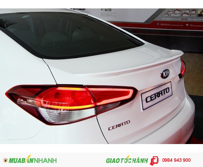 Cần bán xe KIA CERATO 1.6MT màu trắng phù hợp với gia đình, làm xe hoa