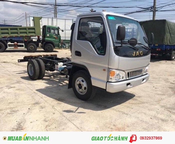 Xe JAC 2400kg vào thành phố