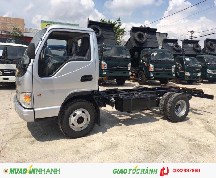 Xe JAC 2400kg vào thành phố