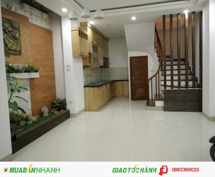 Nhà ngõ Trường Chinh, Tiện ở và mở VP, ô tô đỗ cửa, dt 40m2, giá 5,6 tỷ