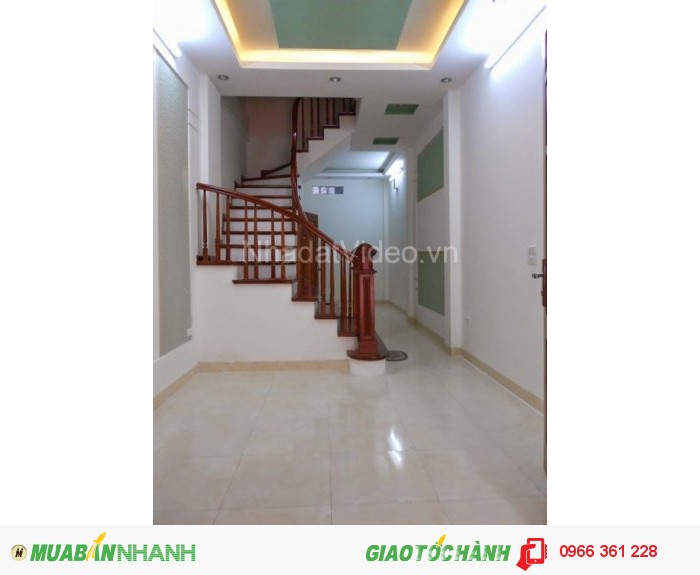 Bán nhà Ngõ 395 Lạc Long Quân,Hồ tây,DT 40m2 3,5 tầng, sổ đỏ chính chủ.Giá 2.65 tỷ.