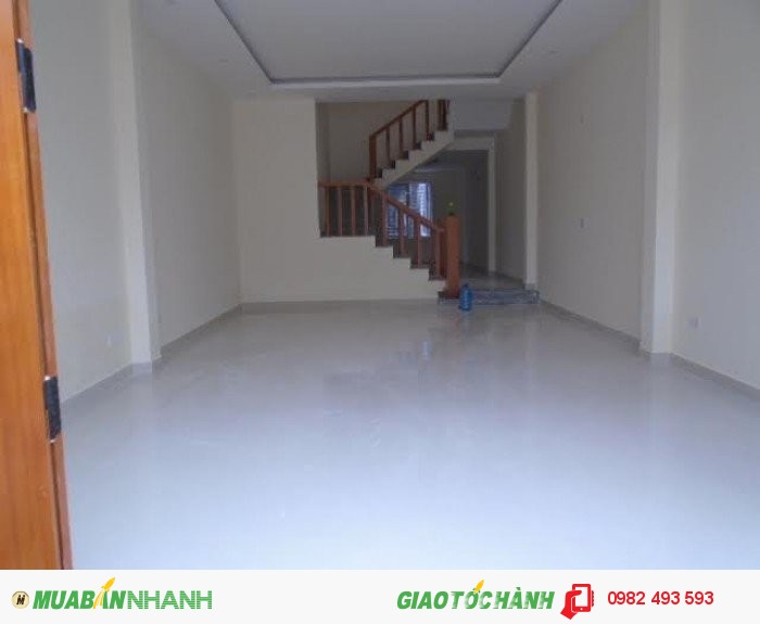 Bán nhà mặt tiền đường Nguyễn Huệ, P.Bến Nghé, Quận 1, DT: 4x27m, diện tích: 216m2, 2 lầu