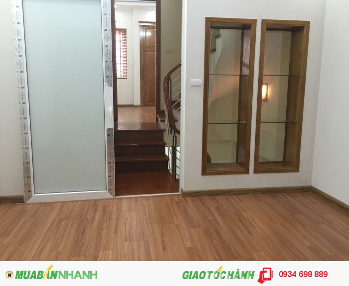 Bán nhà ngõ quận Ủy Cầu Giấy,diện tích 40m2x5 tầng xây mới, giá 4 tỷ