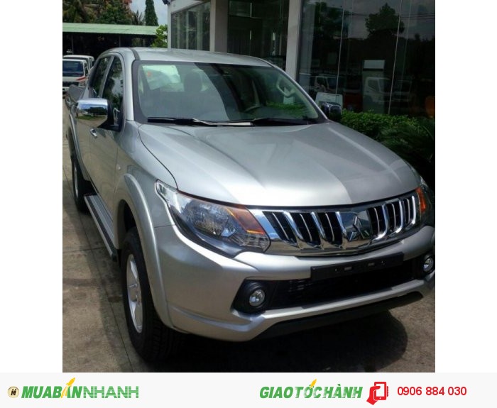 Mitsubishi Triton 4x2 AT mivec tự động 1 cầu màu bạc có bán trả góp